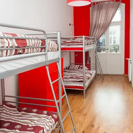 Hostel Retro