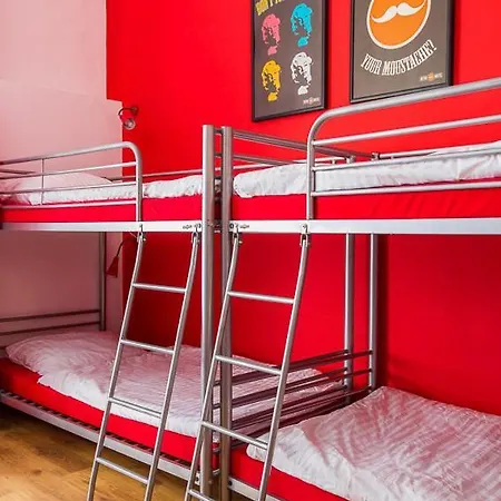Retro Hostel *